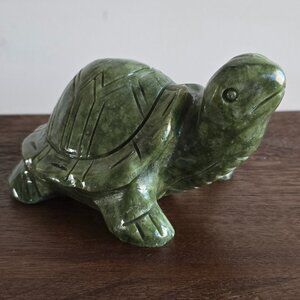 Nephrite Jade Turtle Carving – Protection, Longevity & Ancient Wisdom